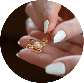 2. Setzen Sie die Perle ein